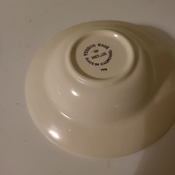 Set of Two Metlox Bowls - Picture 5 of 5